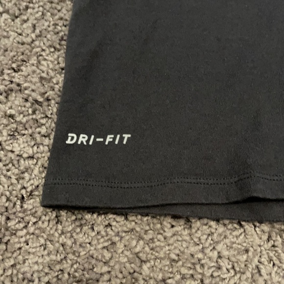 Men’s Nike Tshirt - Picture 3 of 6